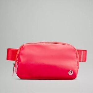 Lululemon Everywhere Belt Bag